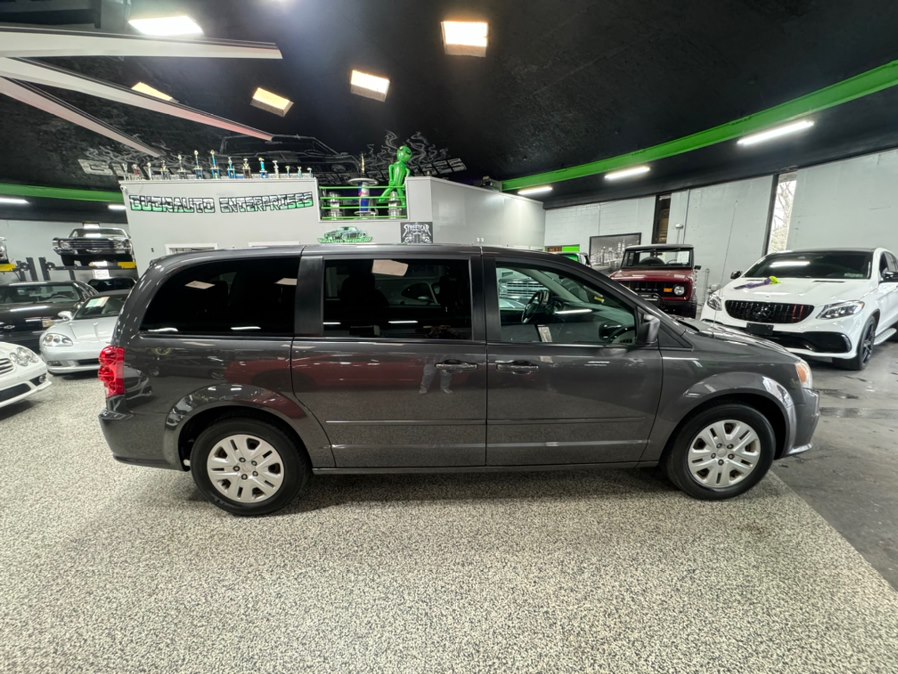 2017 Dodge Grand Caravan SE's photo