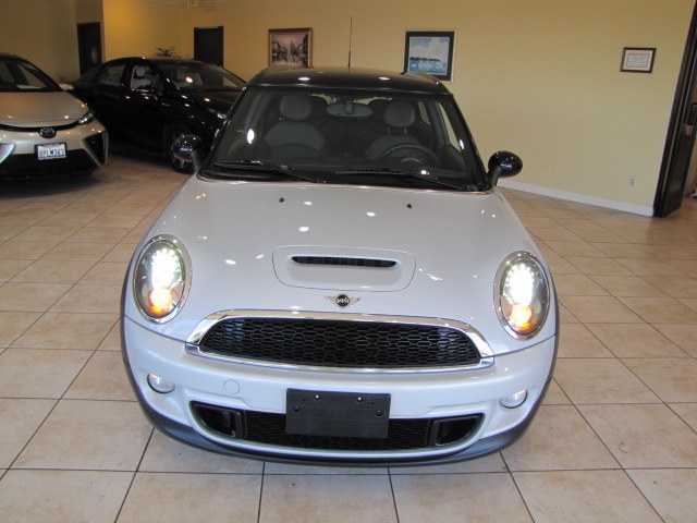 2012 MINI Cooper Clubman S's photo