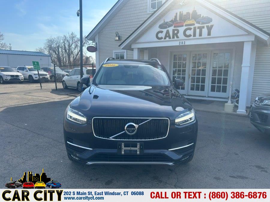 2016 Volvo XC90 T6 AWD Momentum's photo
