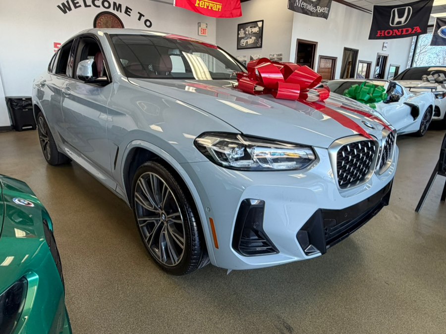 2023 BMW X4 xDrive30i's photo