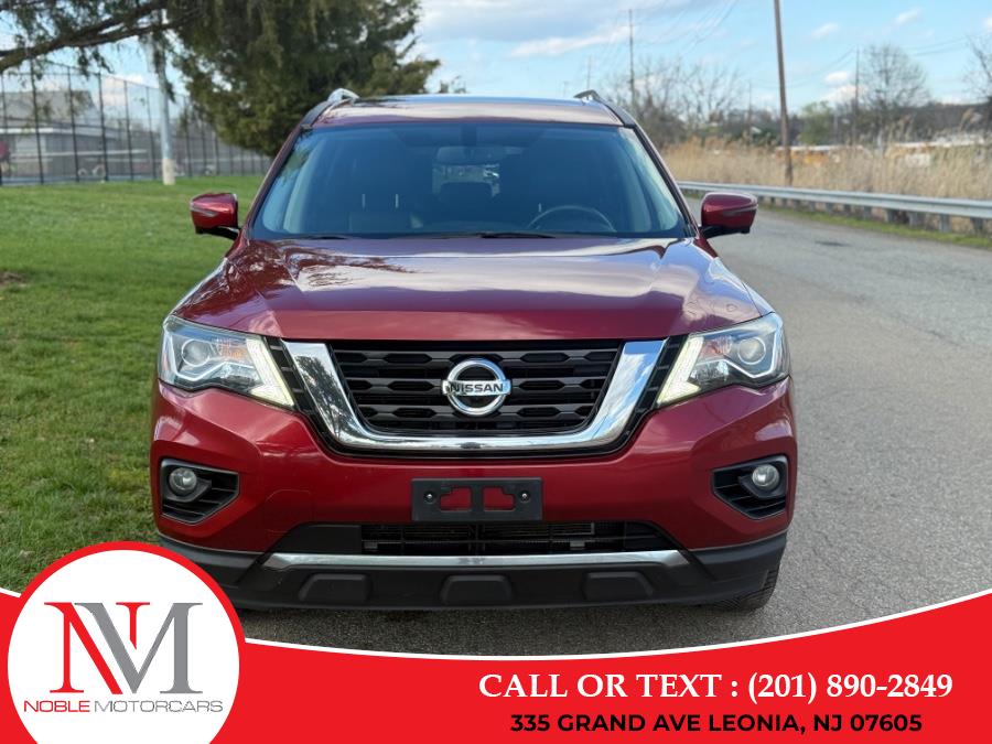 2017 Nissan Pathfinder SL 4WD's photo