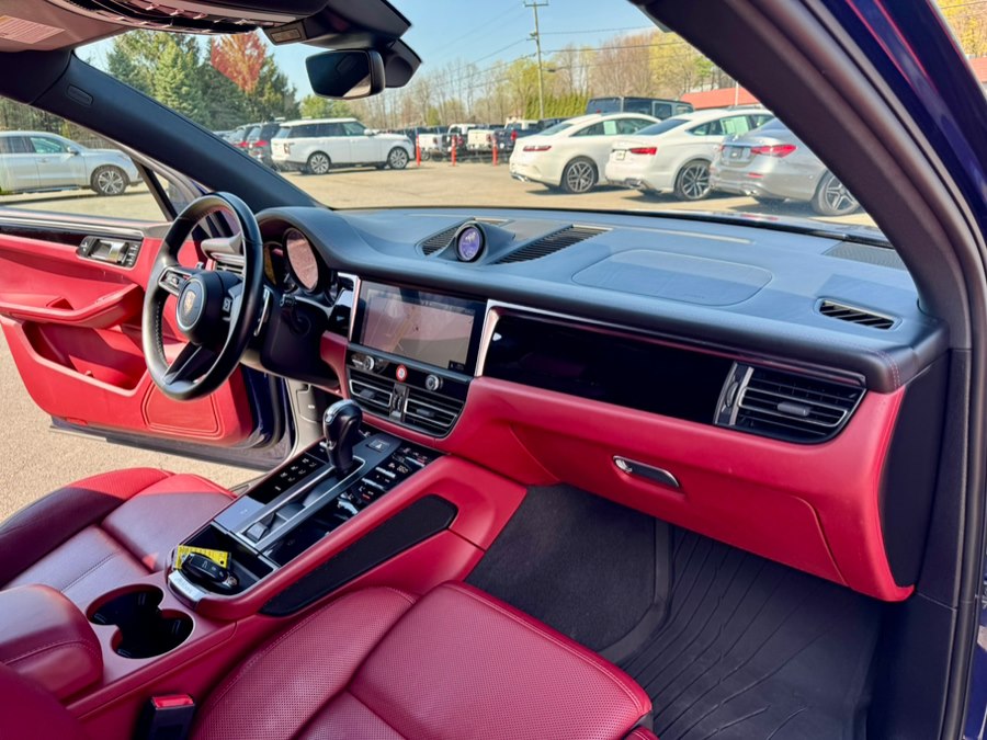 2022 Porsche Macan