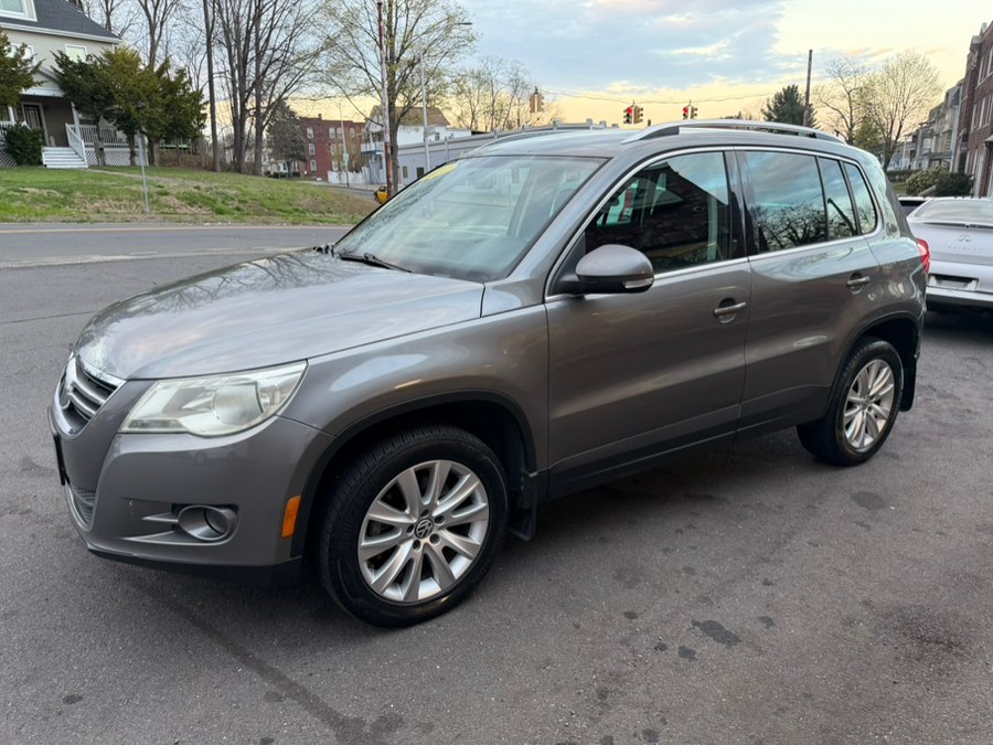 2009 Volkswagen Tiguan SE 4XMotion's photo