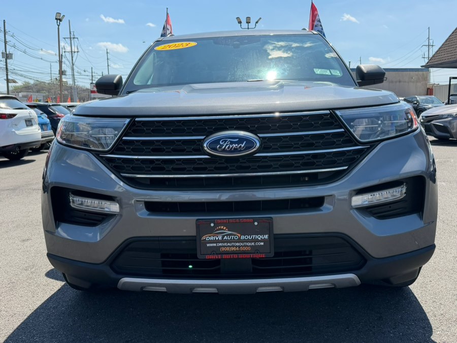 2023 Ford Explorer XLT 4WD's photo