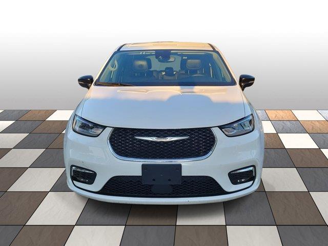 2024 Chrysler Pacifica Hybrid Select PHEV's photo