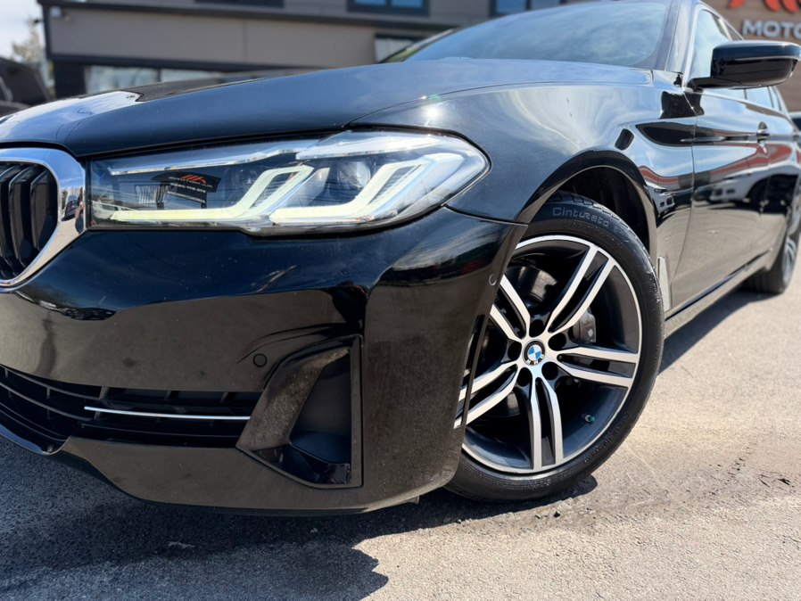 2021 BMW 5 Series 530i xDrive Sedan's photo