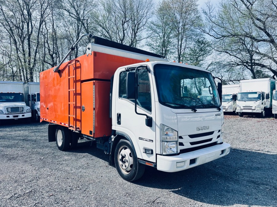 2022 Isuzu NPR-HD's photo