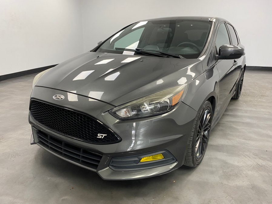 2017 Ford Focus 5 Door Hatch ST's photo
