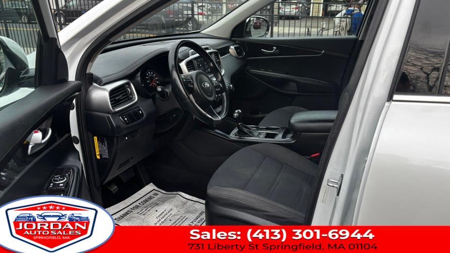 2017 Kia Sorento LX - Photo 9