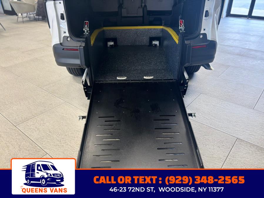 2025 Toyota Sienna LE