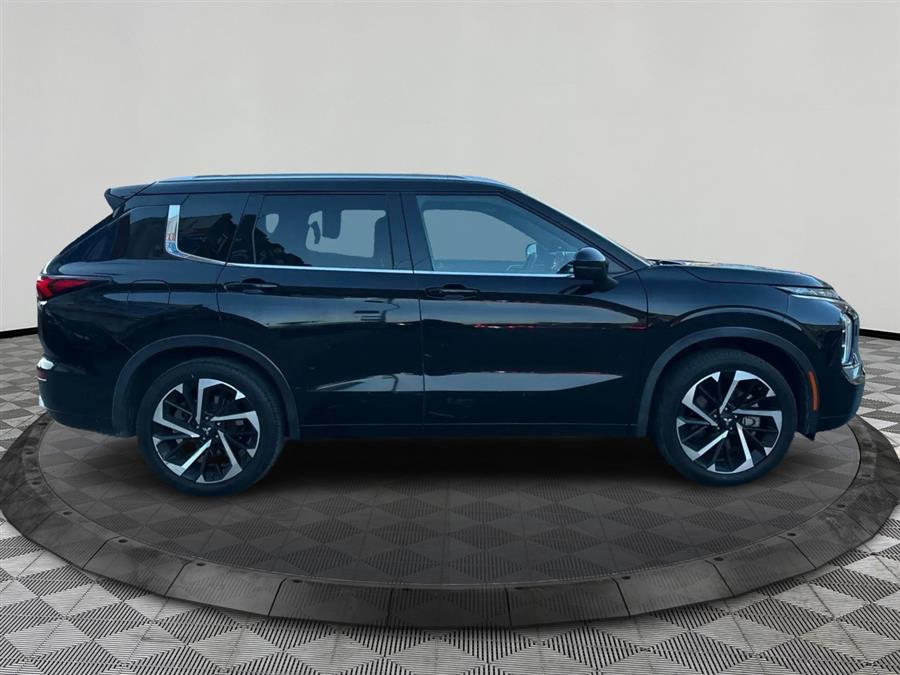 2022 Mitsubishi Outlander SEL S-AWC's photo