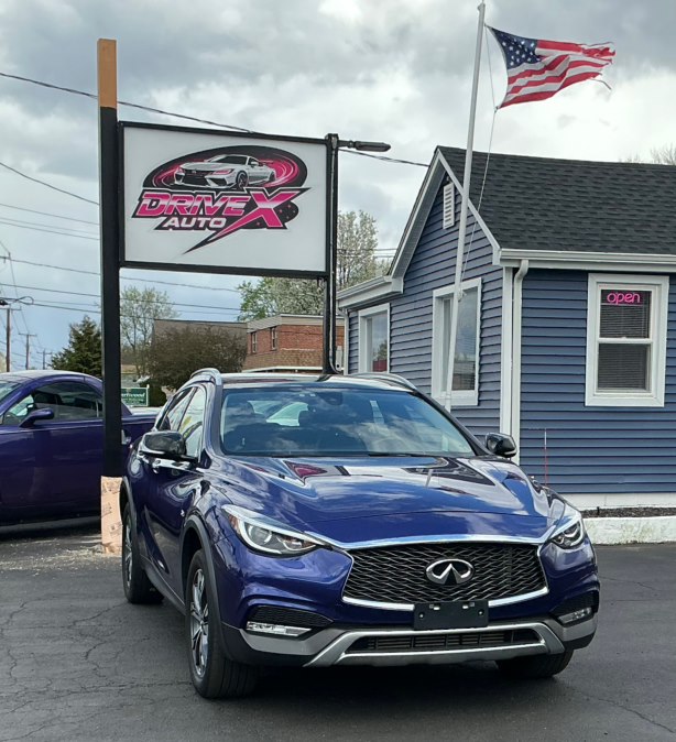 2017 INFINITI QX30 Premium