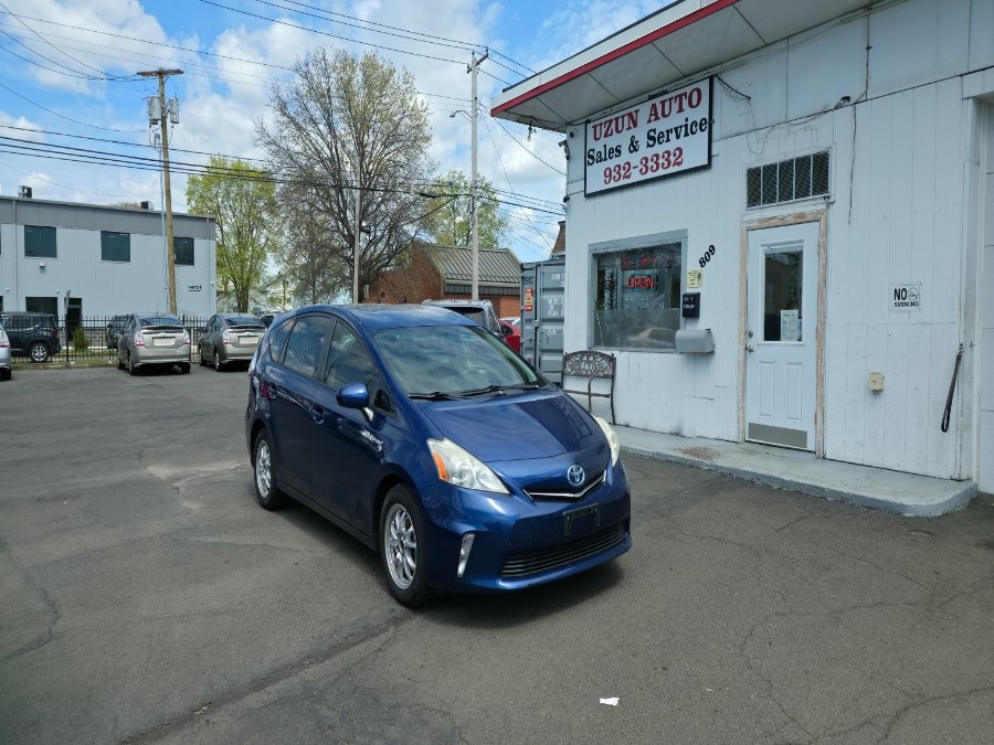2013 Toyota Prius v Five