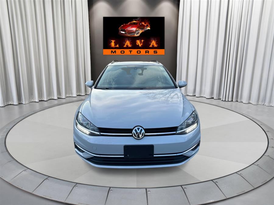 2018 Volkswagen Golf SportWagen TSI SE's photo