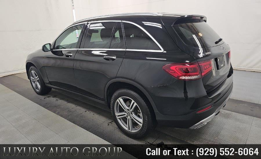 2021 Mercedes-Benz GLC GLC300 4MATIC's photo