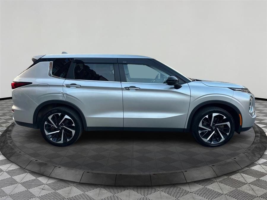 2022 Mitsubishi Outlander SE S-AWC's photo