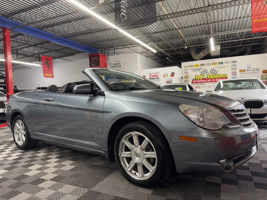 2009 Chrysler Sebring Touring's photo