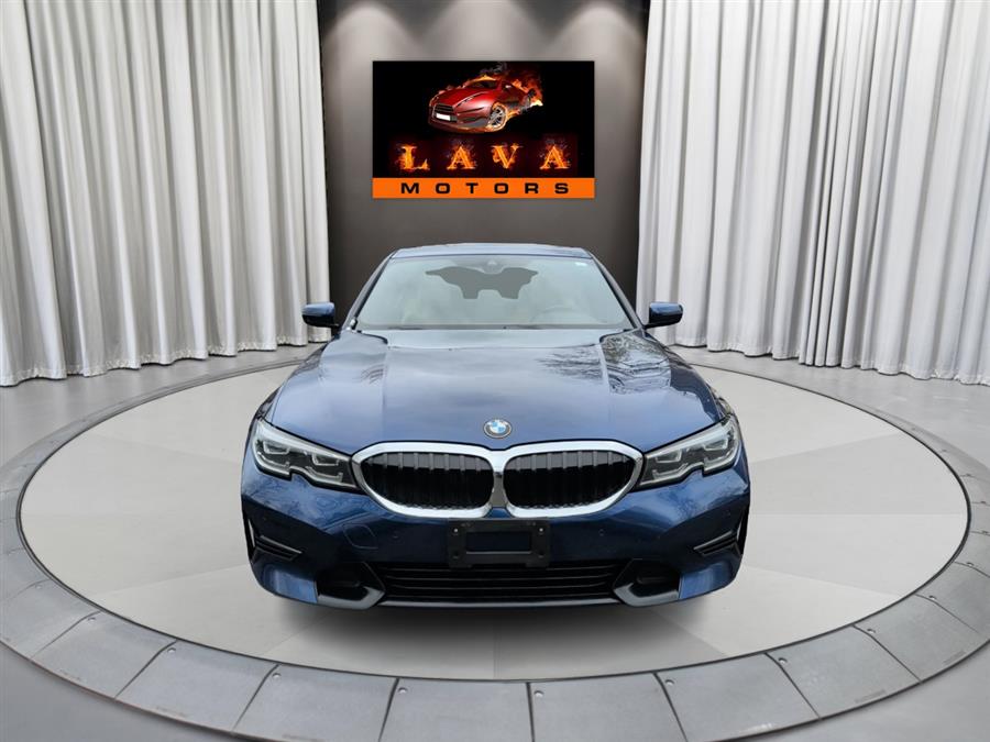 2019 BMW 3 Series 330i xDrive Sedan's photo