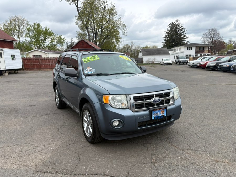 2011 Ford Escape 4WD 4dr XLT, available for sale in East Windsor, Connecticut | CT Car Co LLC. East Windsor, Connecticut