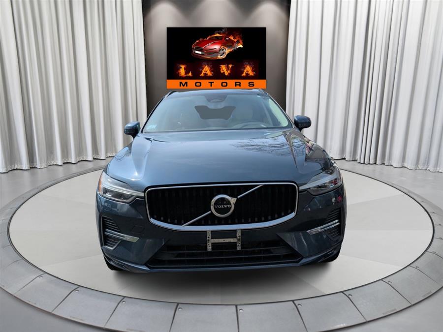 2022 Volvo XC60 B5 Momentum AWD's photo