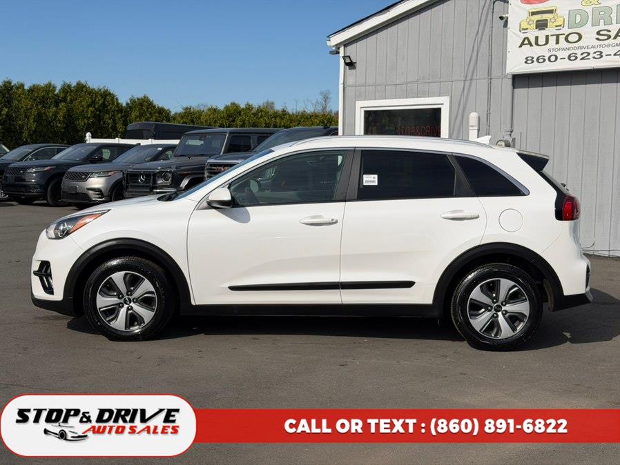 2021 Kia Niro LX's photo