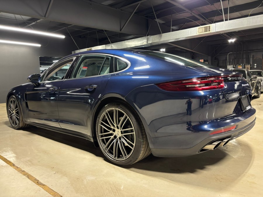 2018 Porsche Panamera 4S's photo