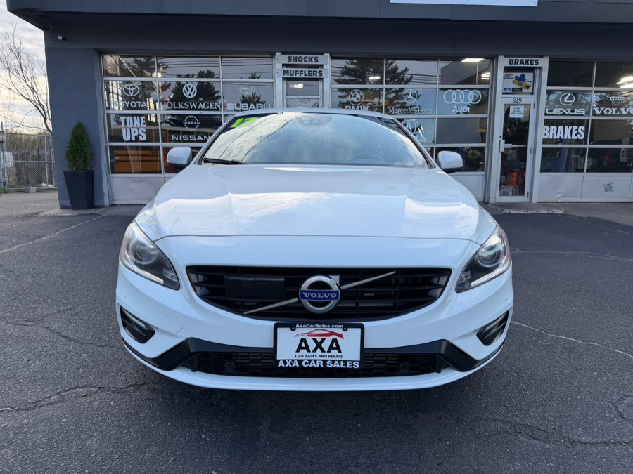 2017 Volvo S60 T6 AWD R-Design Platinum's photo