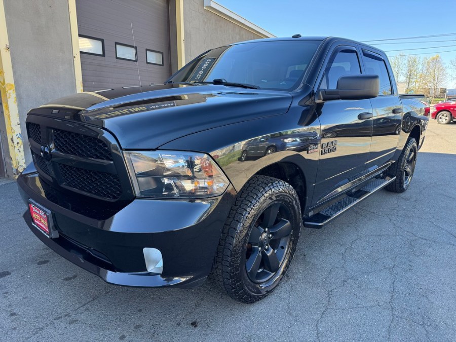 2018 RAM 1500 Express 4x4 Crew Cab 5'7's photo