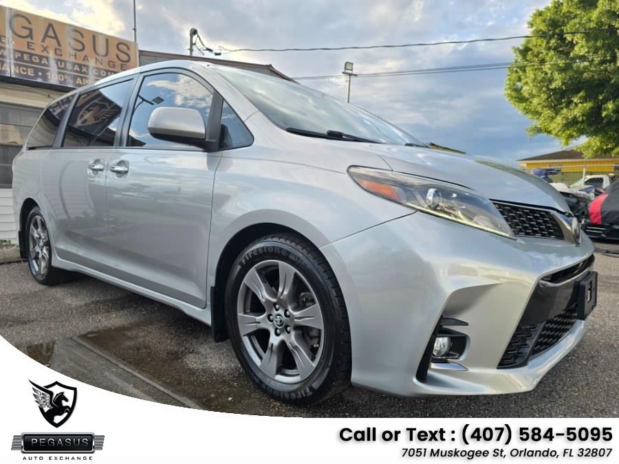 2019 Toyota Sienna SE Premium V6 8-Passenger's photo