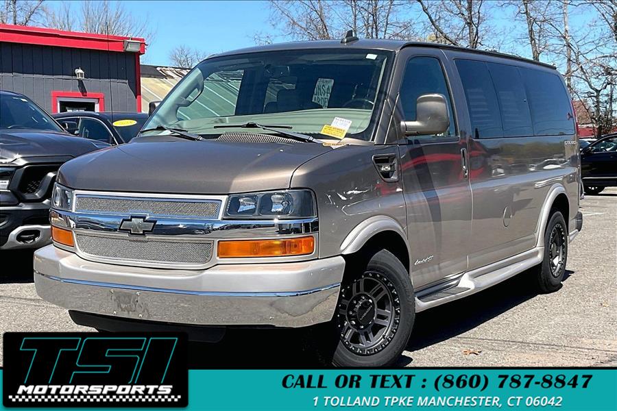 2016 Chevrolet Express 2500 Work Van HD's photo