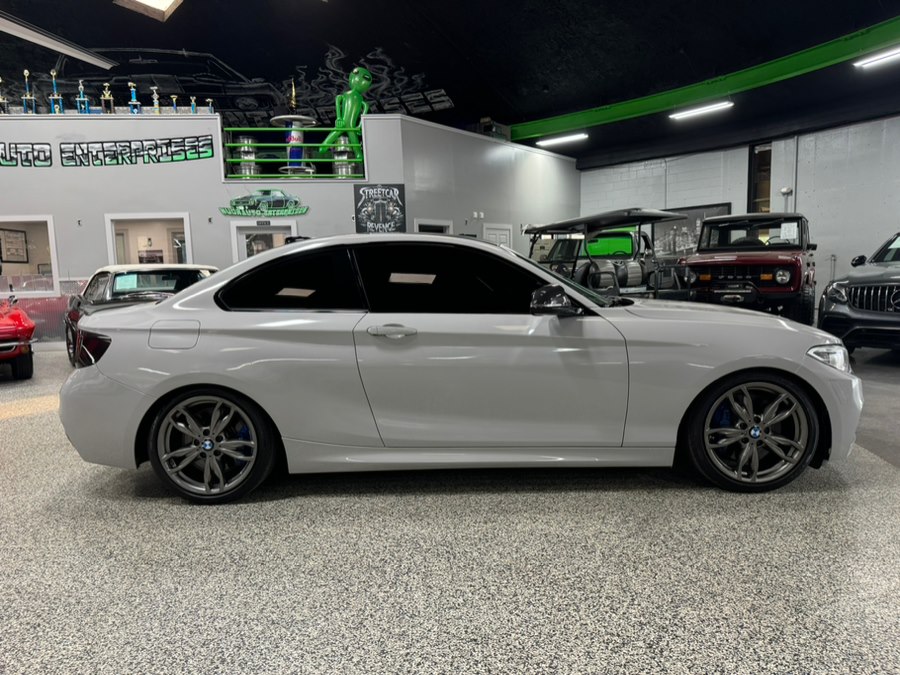 2016 BMW 2 Series M235i xDrive Coupe's photo