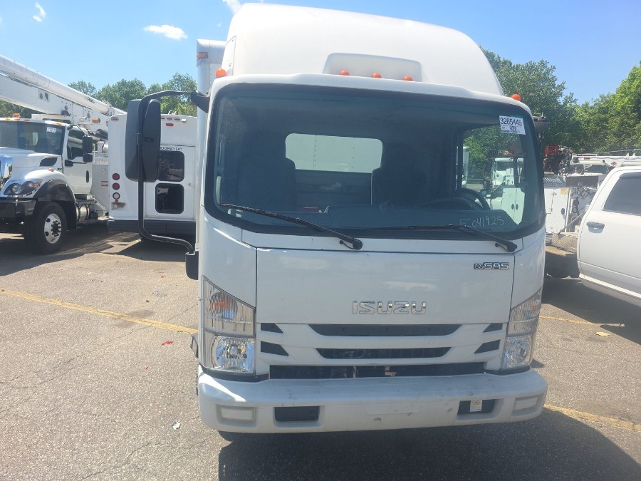 2022 Isuzu NPR-HD's photo