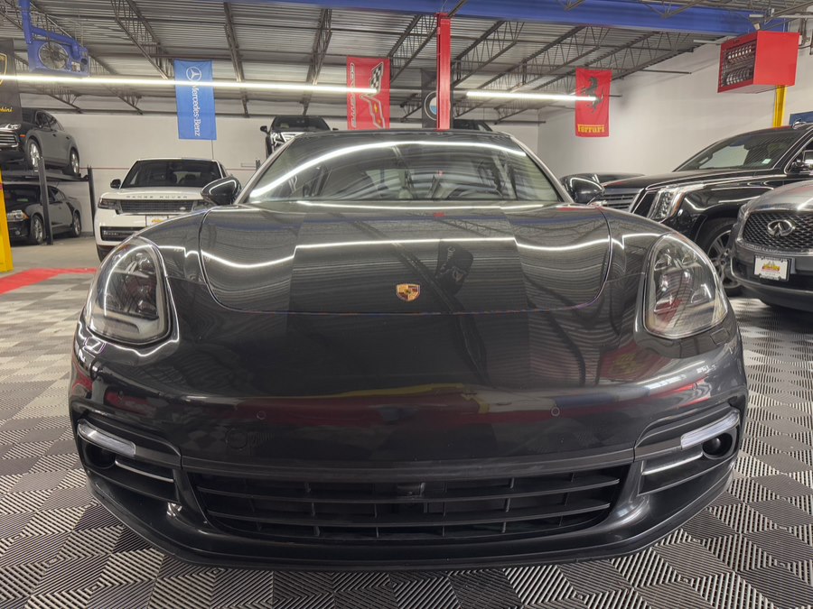 2018 Porsche Panamera 4S Executive's photo