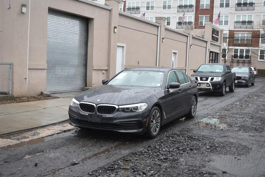 2019 BMW 5 Series 530i xDrive Sedan's photo