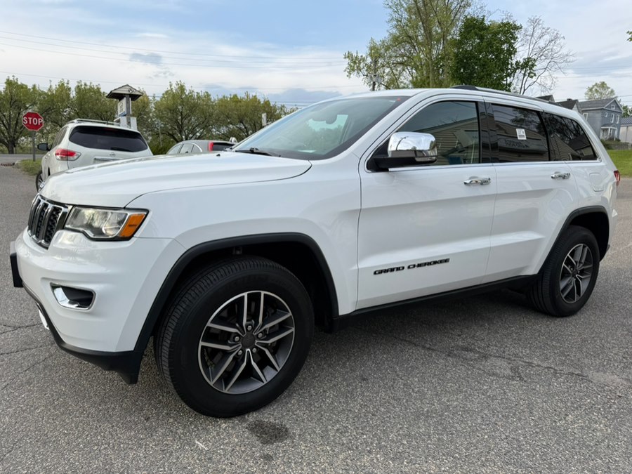 2017 Jeep Grand Cherokee Limited 4x4, available for sale in New Milford, Connecticut | Faustos Auto Body and Repairs LLC. New Milford, Connecticut