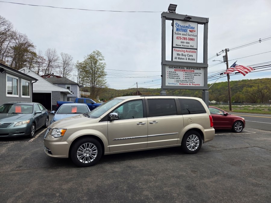 2015 Chrysler Town & Country Touring-L