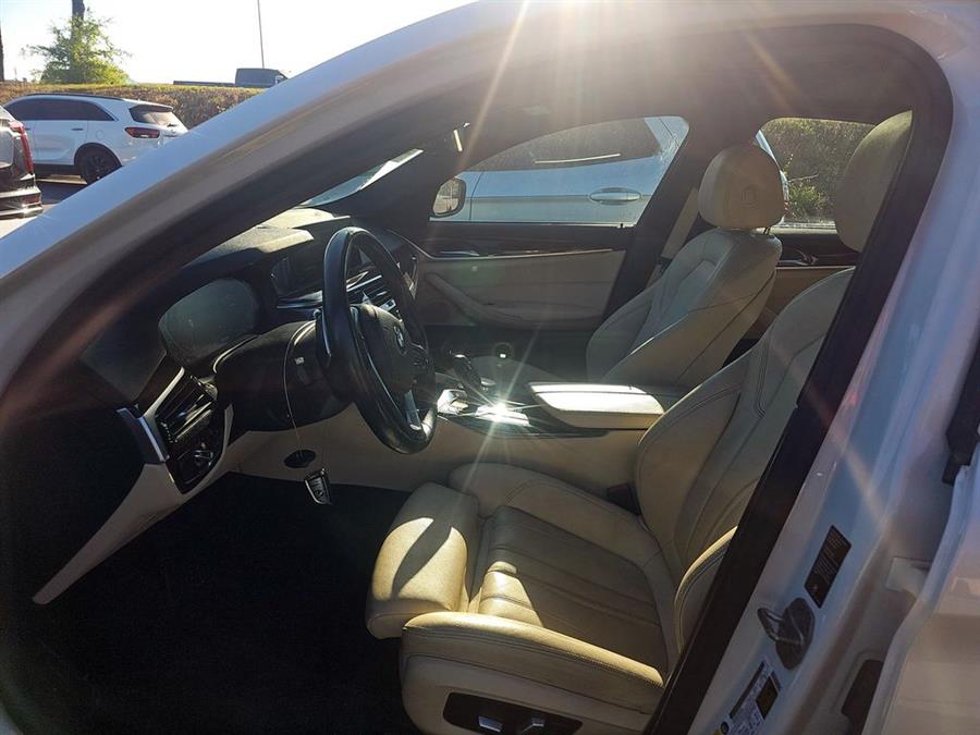 2020 BMW 5 Series 530i xDrive Sedan's photo