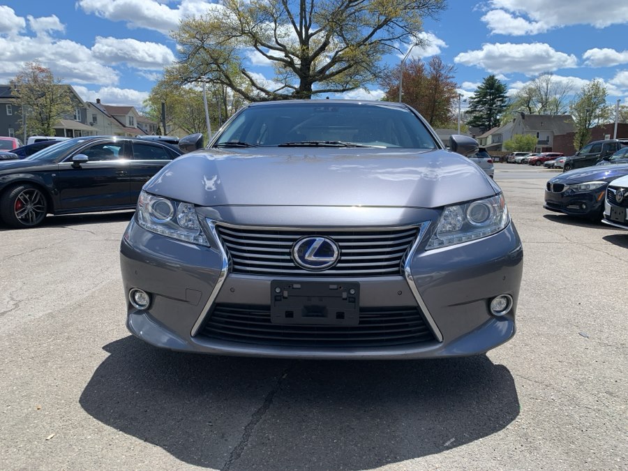 2015 Lexus ES 350 300h's photo
