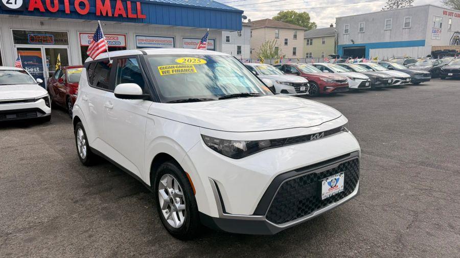 2025 Kia Soul 2.0L LX IVT's photo