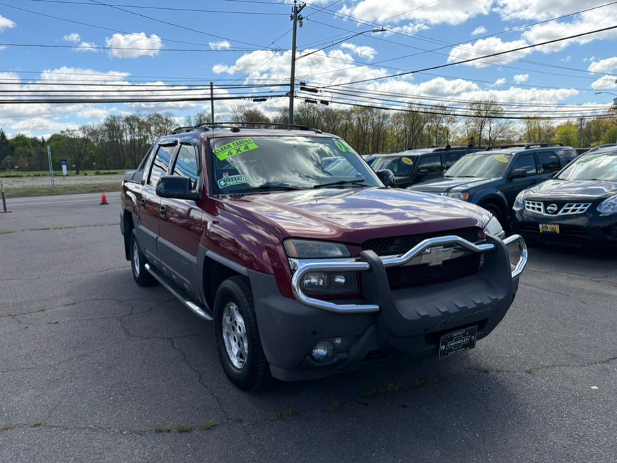 2005 Chevrolet Avalanche 1500 5dr Crew Cab 130" WB 4WD LS, available for sale in East Windsor, Connecticut | CT Car Co LLC. East Windsor, Connecticut