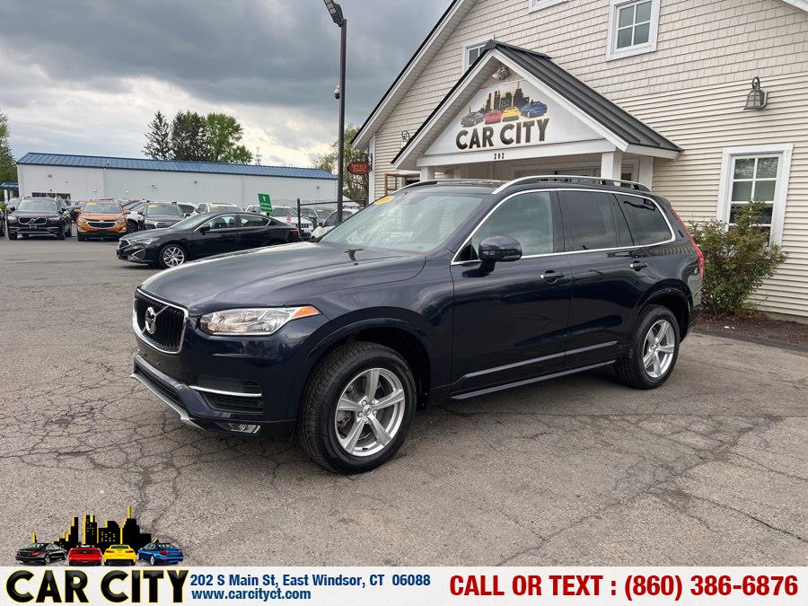 2016 Volvo XC90 T5 AWD Momentum's photo
