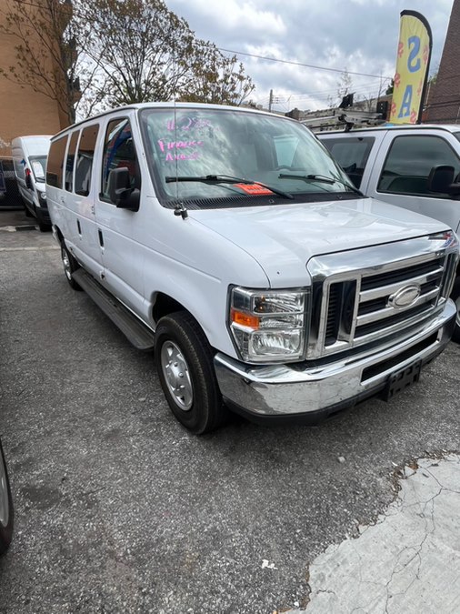 2014 Ford E-Series Econoline Wagon XLT