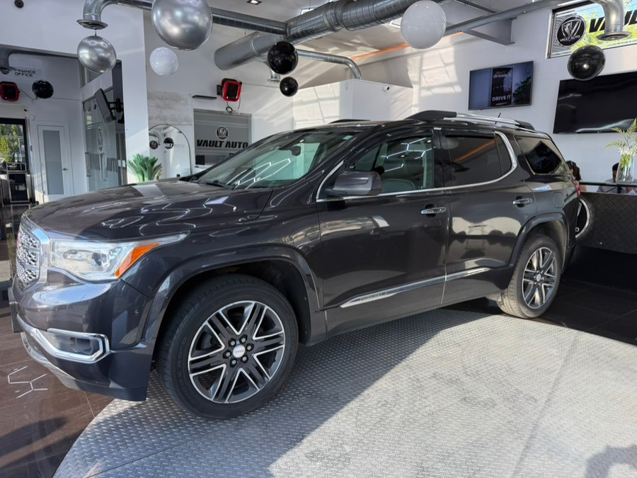 2017 GMC Acadia Denali AWD's photo