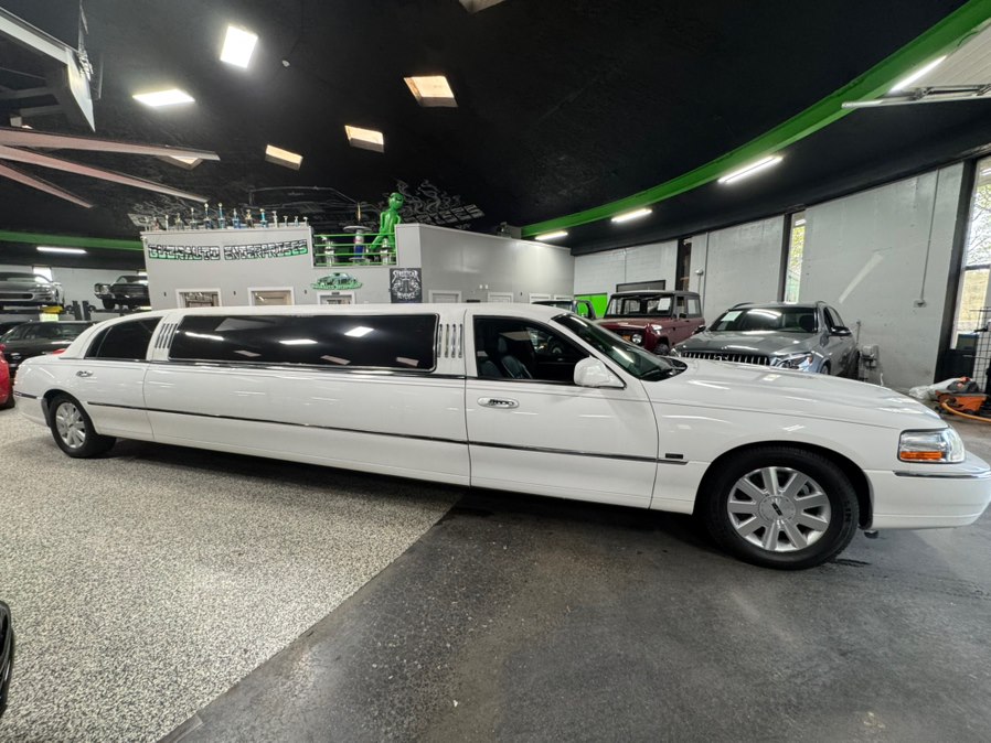 2004 Lincoln Town Car