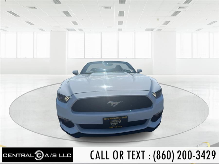 2016 Ford Mustang V6 Convertible's photo
