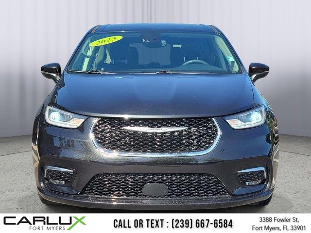 2023 Chrysler Pacifica Touring L's photo