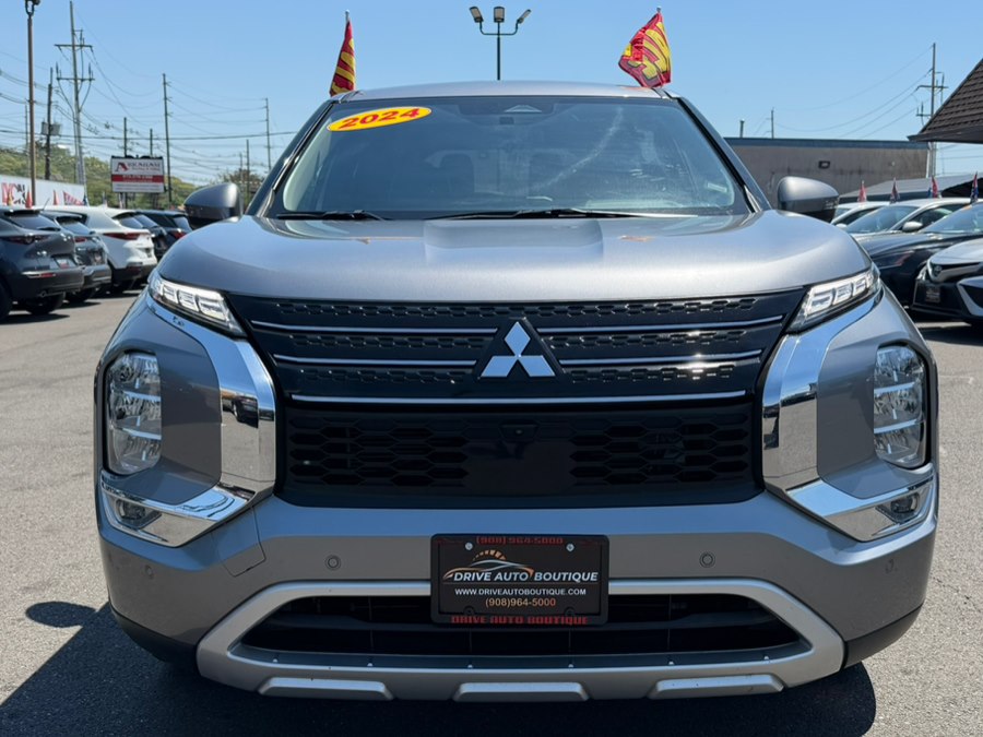 2024 Mitsubishi Outlander SE 2WD's photo