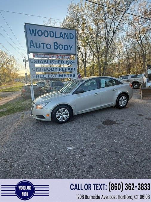 2014 Chevrolet Cruze LS Auto's photo