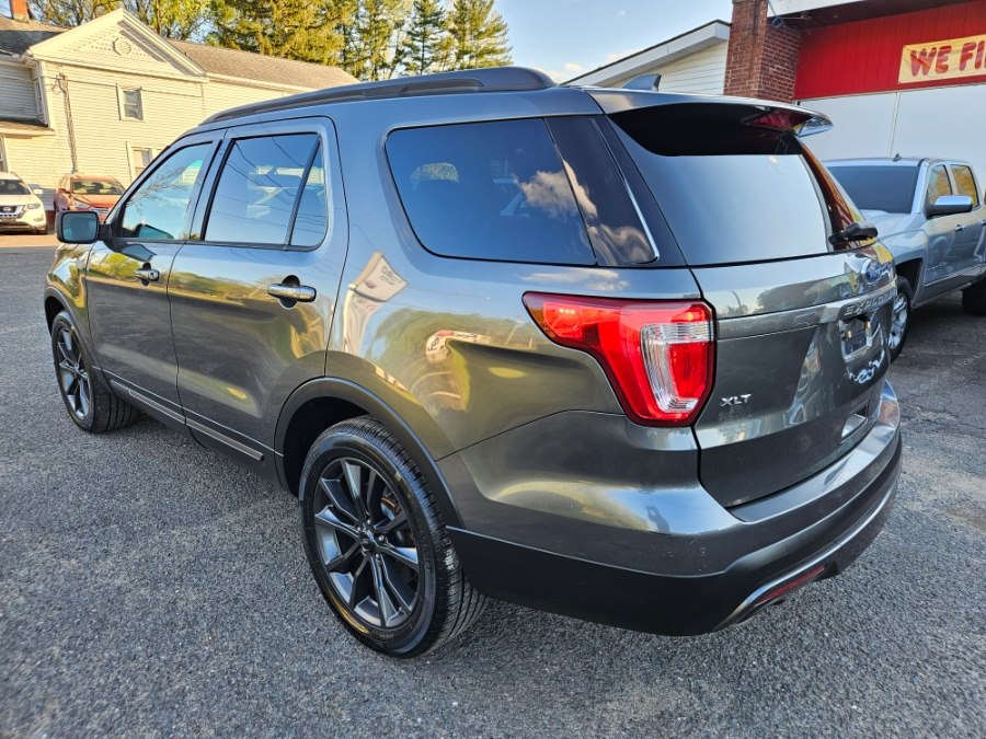 2017 Ford Explorer XLT 4WD's photo