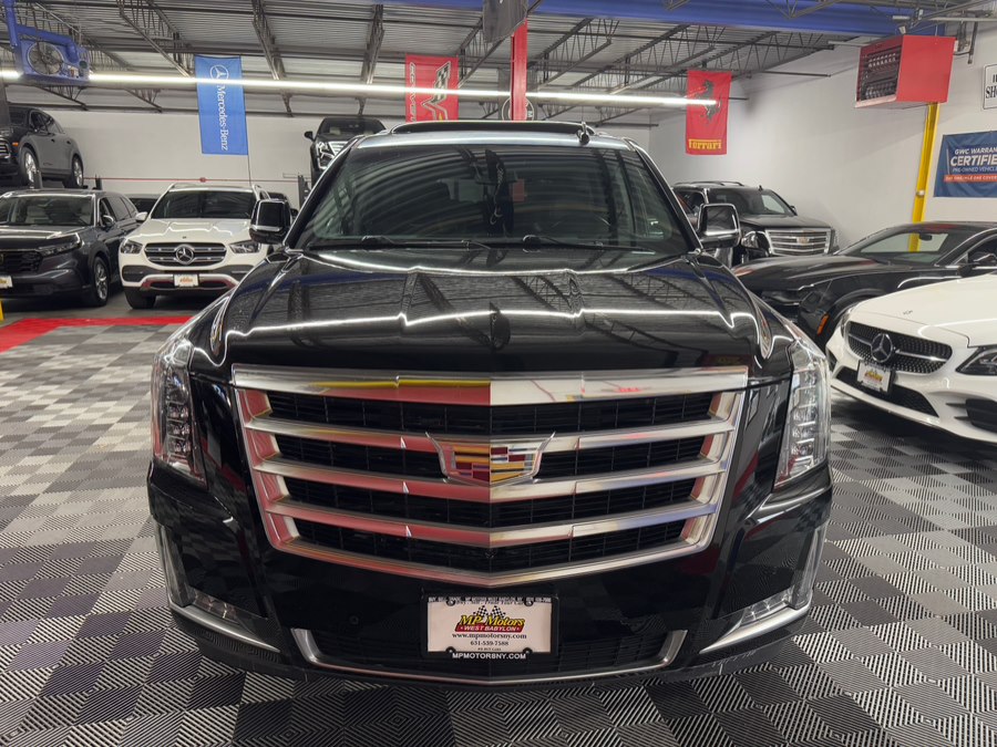 2017 Cadillac Escalade AWD Luxury's photo